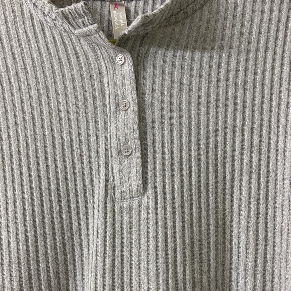 Gray Ribbed Henley Shirt - Picture 3 of 4